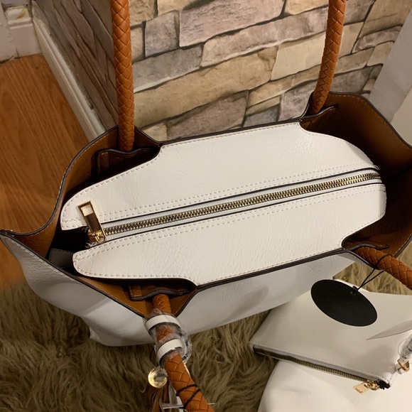 ⛔️SOLD⛔️Emperia genuine soft leather 3 pieces top zip tote - Picture 11 of 16